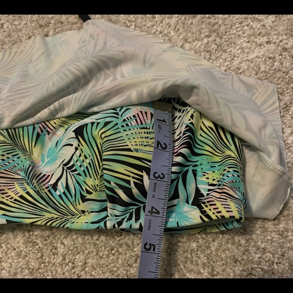 Xhilaration Leaf Print Flutter Bikini Top Size Large - Picture 3 of 6